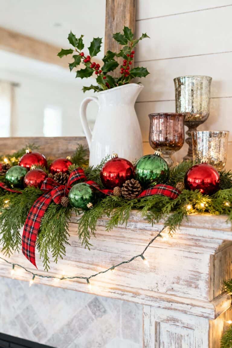 20 Simple Christmas Mantle Ideas for a Charming Holiday